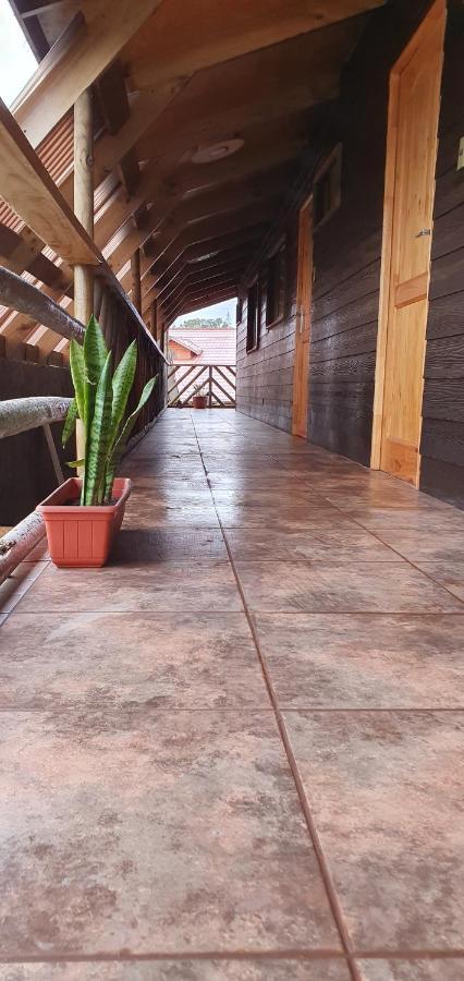 Apartamentos Tupuna Lodge Hanga Roa Exterior foto